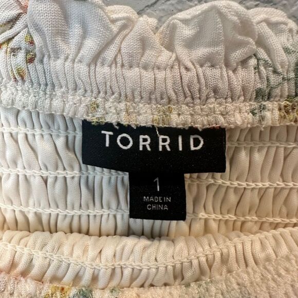 Torrid Cream Orange Floral Smocked Flutter Sleeve Cropped Top - Size 1X - EUC - Picture 4 of 7